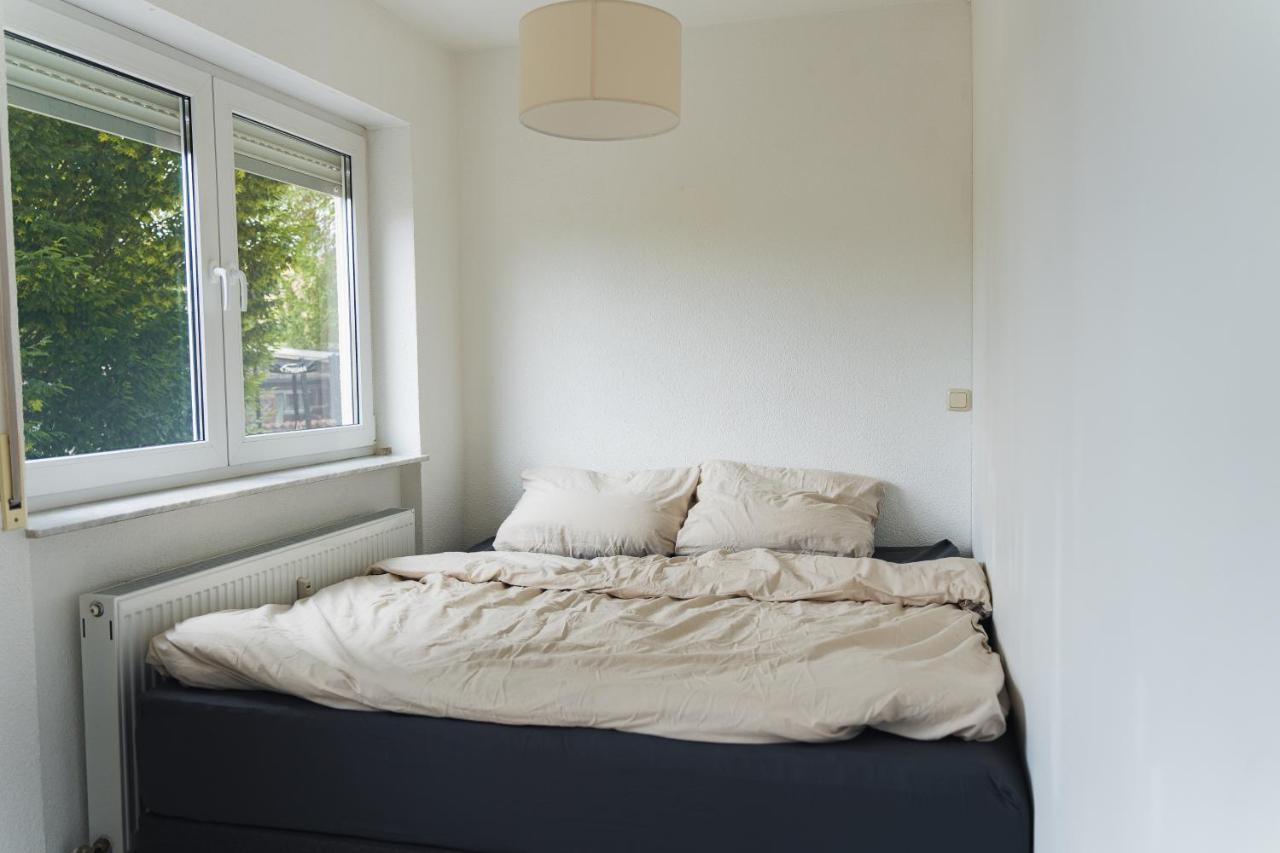 Appartment In Den Weinbergen Bei Mainz - Mit 2X Doppelzimmern, 1X Grosses Wohnzimmer, Bad & Kueche Stadecken-Elsheim Exterior photo