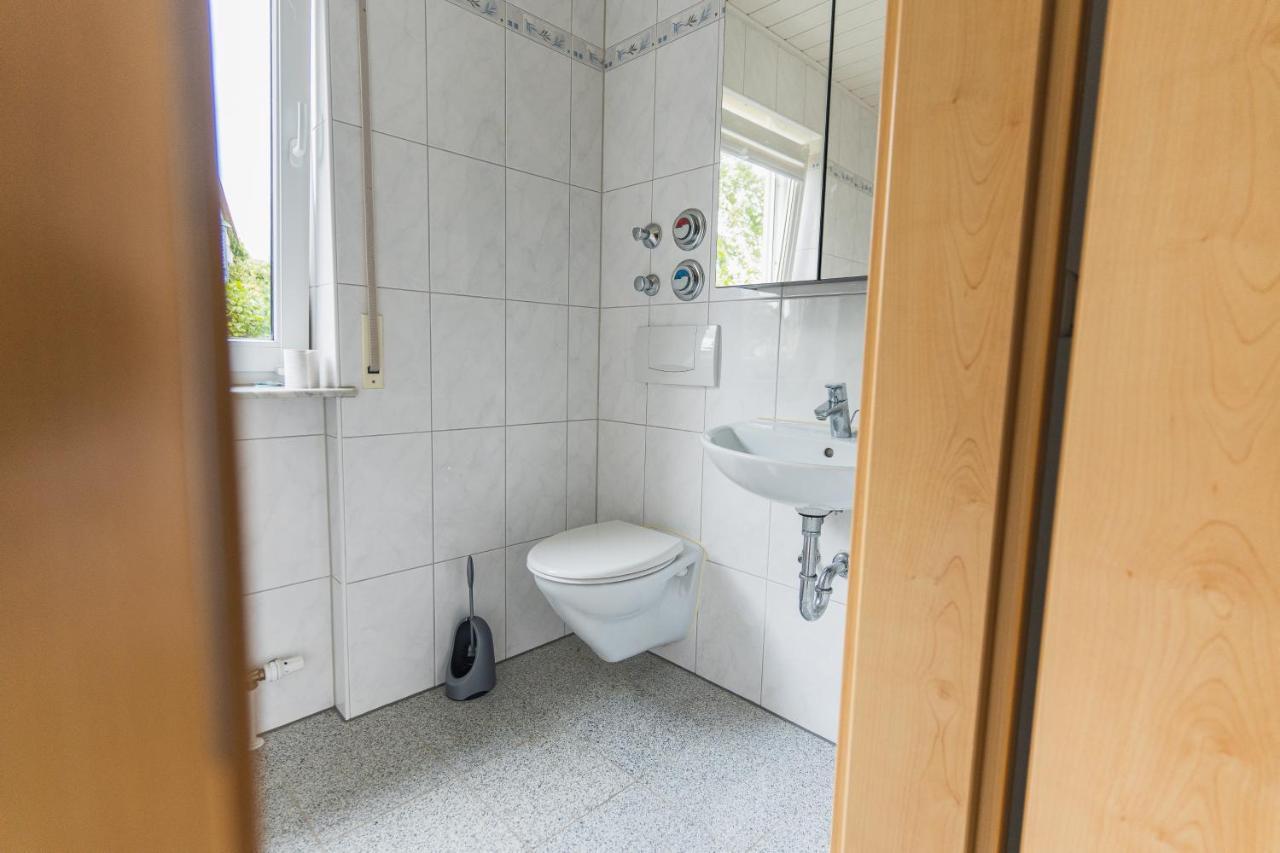 Appartment In Den Weinbergen Bei Mainz - Mit 2X Doppelzimmern, 1X Grosses Wohnzimmer, Bad & Kueche Stadecken-Elsheim Exterior photo