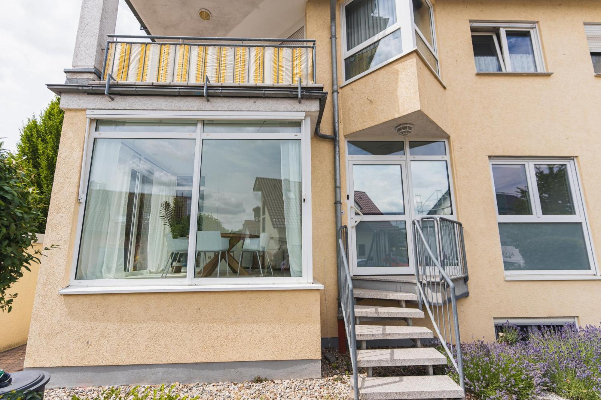 Appartment In Den Weinbergen Bei Mainz - Mit 2X Doppelzimmern, 1X Grosses Wohnzimmer, Bad & Kueche Stadecken-Elsheim Exterior photo